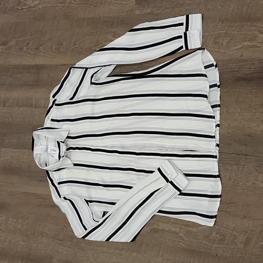 Now womens basic shirt.